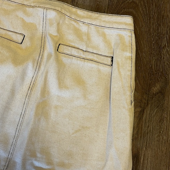 White denim skirt with black contrast stitching 🤍🖤 - Picture 5 of 8